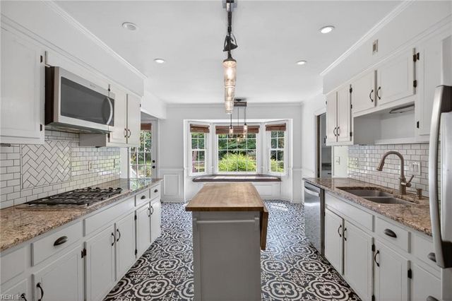 612 Old Dominion RD, Yorktown, VA 23692