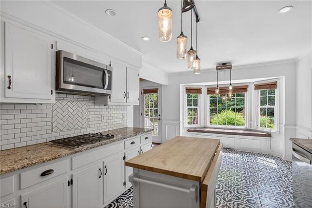 612 Old Dominion RD, Yorktown, VA 23692