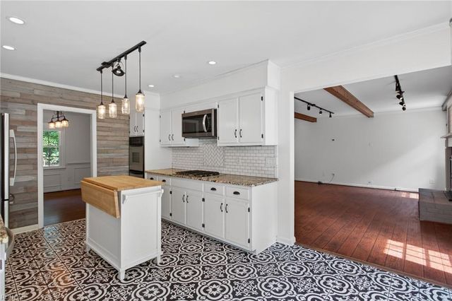 612 Old Dominion RD, Yorktown, VA 23692