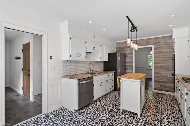 612 Old Dominion RD, Yorktown, VA 23692