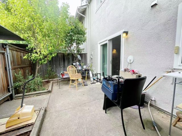 4016 Knoll Top Ct, Carmichael, CA 95608