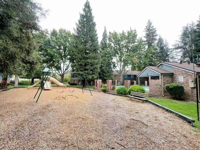 4016 Knoll Top Ct, Carmichael, CA 95608