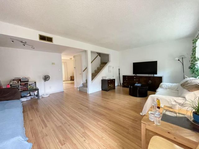 4016 Knoll Top Ct, Carmichael, CA 95608