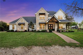 1074 Lifestyle Lane, Mcgregor, TX 76657
