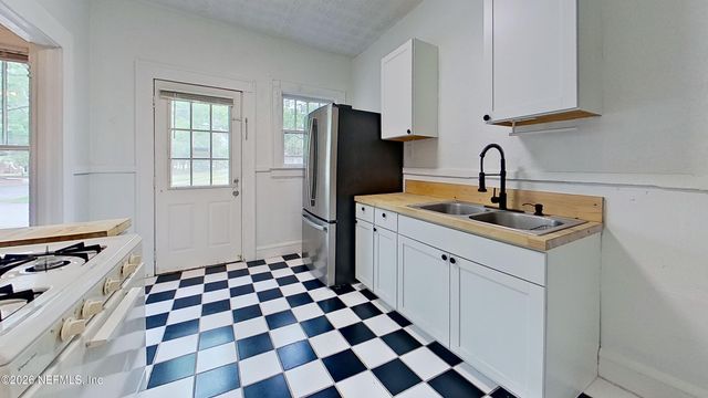 2786 DOWNING Street, Jacksonville, FL 32205