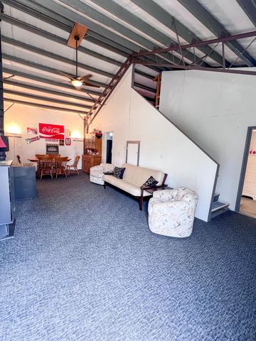 24480 County Road 255, Pittsburg, MO 65724