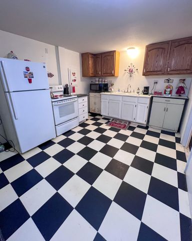 24480 County Road 255, Pittsburg, MO 65724