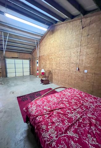 24480 County Road 255, Pittsburg, MO 65724