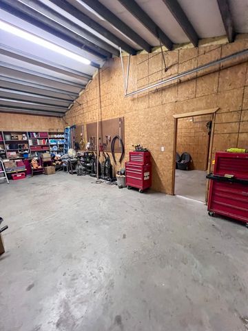 24480 County Road 255, Pittsburg, MO 65724