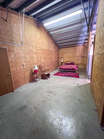 24480 County Road 255, Pittsburg, MO 65724