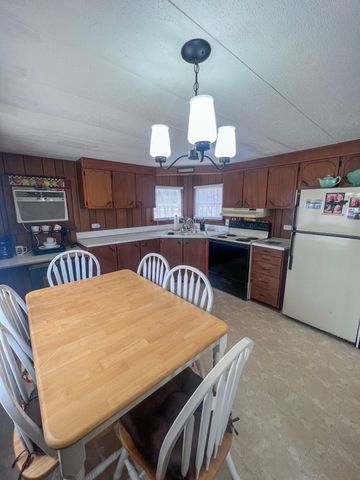 24480 County Road 255, Pittsburg, MO 65724
