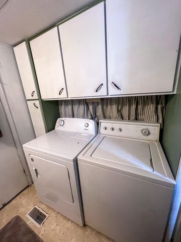 24480 County Road 255, Pittsburg, MO 65724