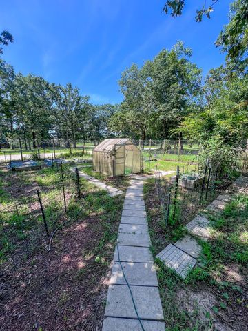 24480 County Road 255, Pittsburg, MO 65724