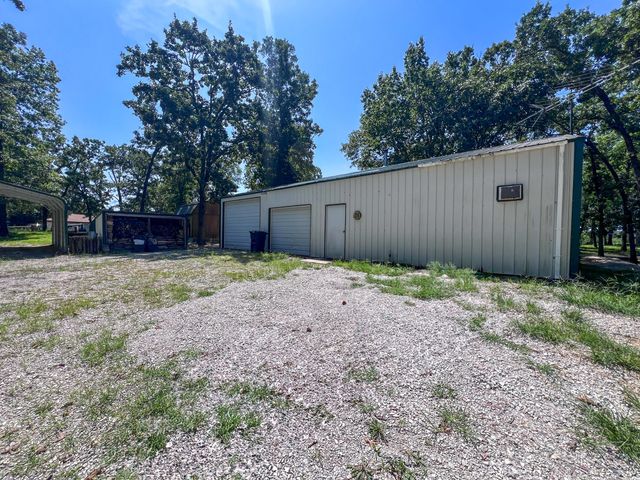 24480 County Road 255, Pittsburg, MO 65724