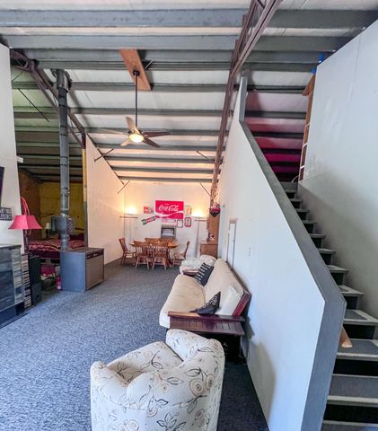 24480 County Road 255, Pittsburg, MO 65724