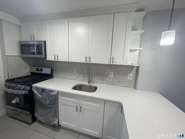 91 Strawberry Hill Avenue 424, Stamford, CT 06902