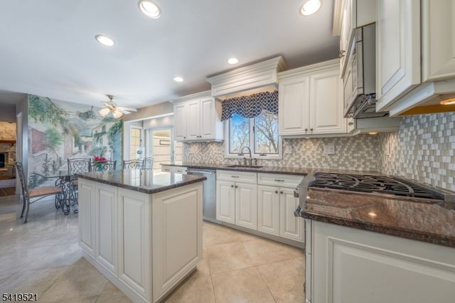 29 Candace Ln, Chatham Twp., NJ 07928