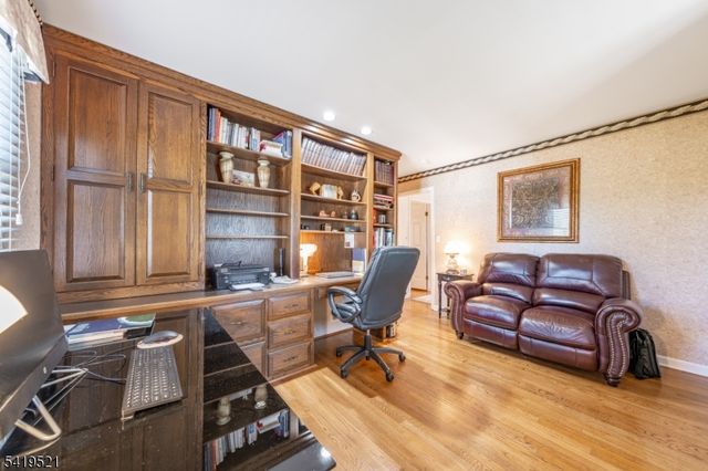 29 Candace Ln, Chatham Twp., NJ 07928