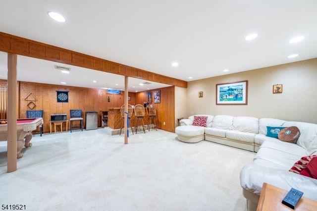 29 Candace Ln, Chatham Twp., NJ 07928