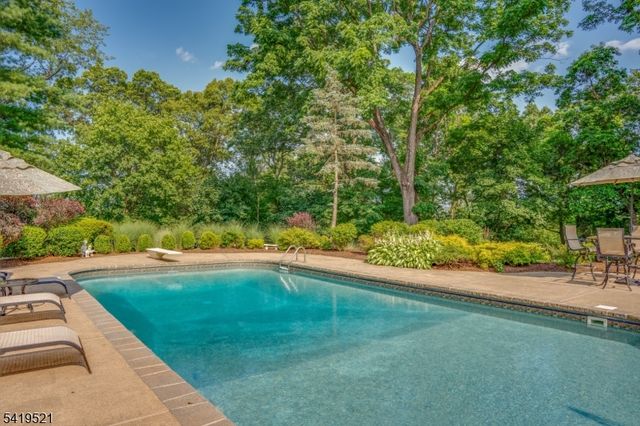 29 Candace Ln, Chatham Twp., NJ 07928