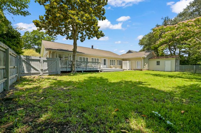 7600 Driftwood Dr., Myrtle Beach, SC 29572