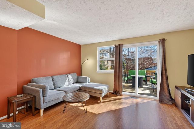 1604 10TH ST S, Arlington, VA 22204