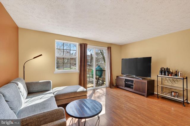 1604 10TH ST S, Arlington, VA 22204