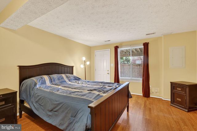 1604 10TH ST S, Arlington, VA 22204