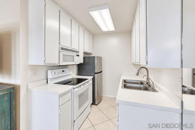 1855 Diamond St 220, San Diego, CA 92109