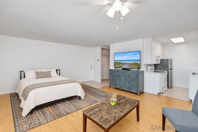1855 Diamond St 220, San Diego, CA 92109