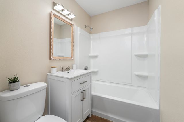 542 W Sunrise Dr, Wichita, KS 67217
