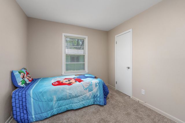 542 W Sunrise Dr, Wichita, KS 67217