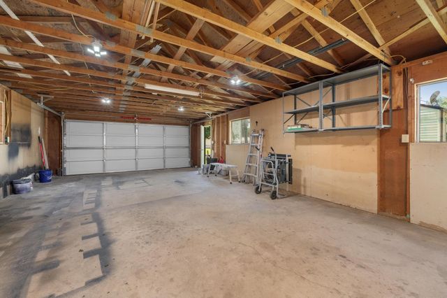 542 W Sunrise Dr, Wichita, KS 67217