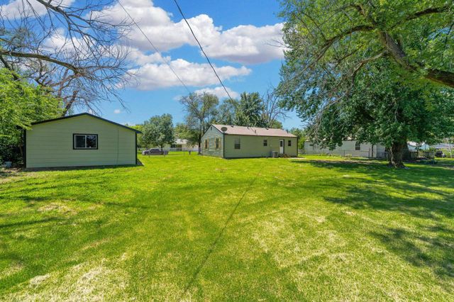 542 W Sunrise Dr, Wichita, KS 67217