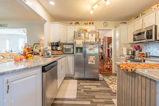 19230 Sterling Drive, Abingdon, VA 24211