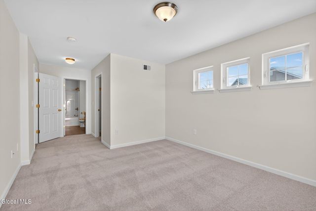 36 Governor Circle, Albany, NY 12208