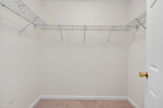 36 Governor Circle, Albany, NY 12208