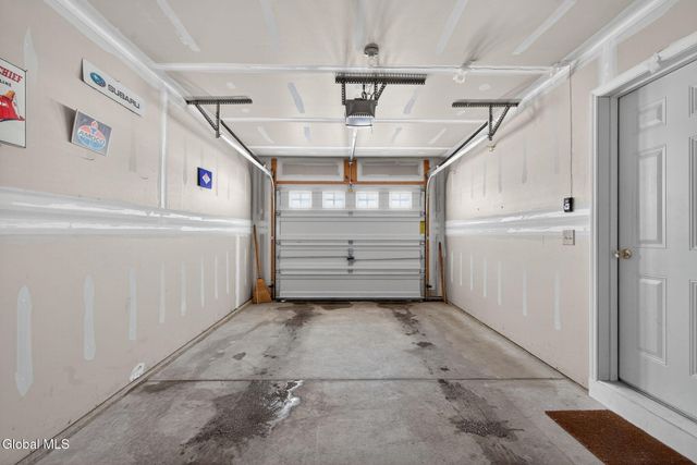 36 Governor Circle, Albany, NY 12208