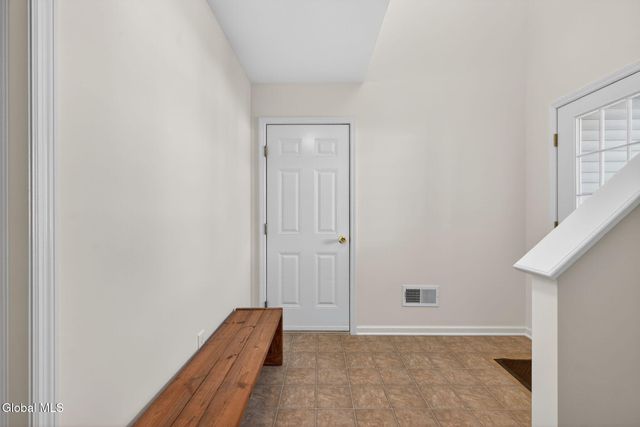 36 Governor Circle, Albany, NY 12208