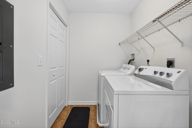 36 Governor Circle, Albany, NY 12208