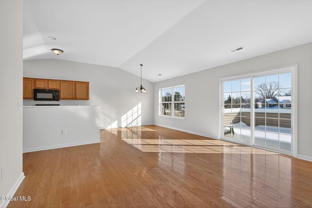 36 Governor Circle, Albany, NY 12208