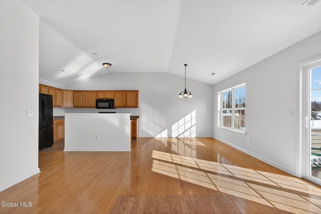 36 Governor Circle, Albany, NY 12208