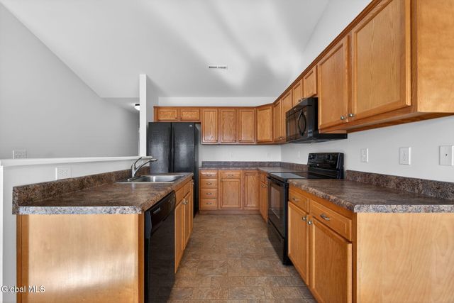 36 Governor Circle, Albany, NY 12208