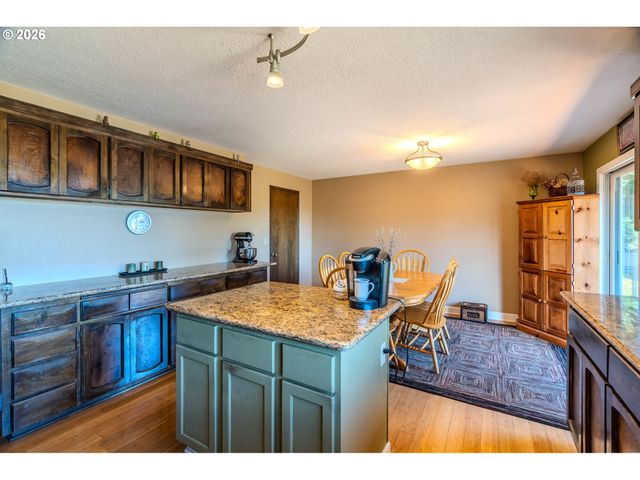 10900 Se 258TH Pl, Damascus, OR 97089
