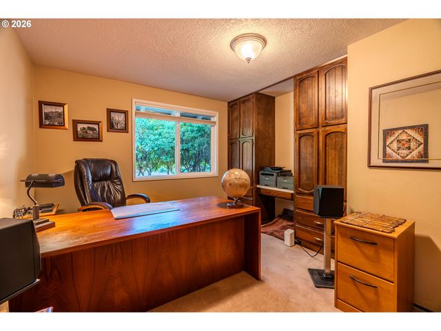 10900 Se 258TH Pl, Damascus, OR 97089