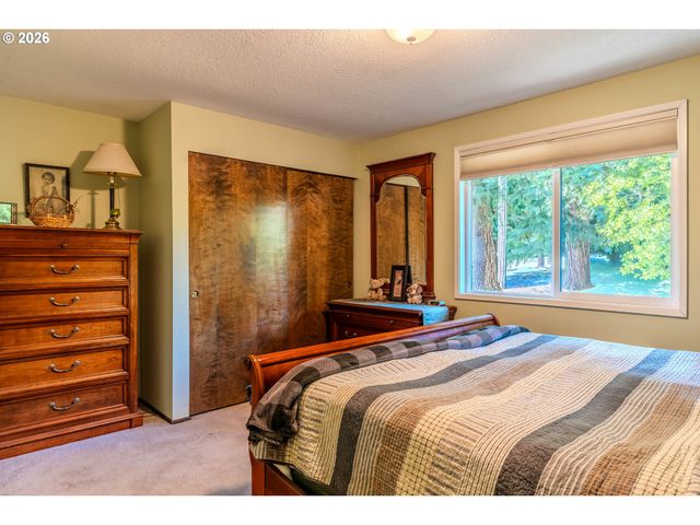 10900 Se 258TH Pl, Damascus, OR 97089