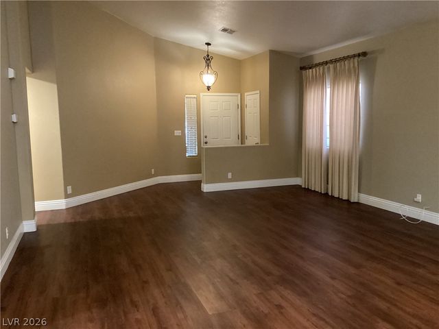 8305 Valley Stream Avenue, Las Vegas, NV 89131