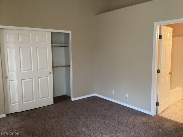 8305 Valley Stream Avenue, Las Vegas, NV 89131