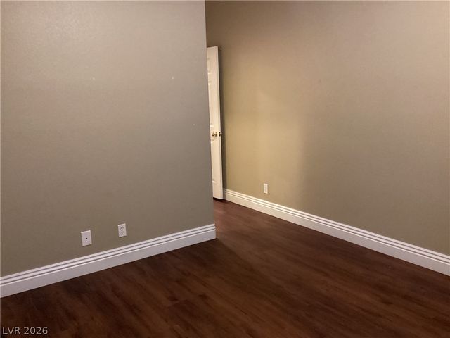 8305 Valley Stream Avenue, Las Vegas, NV 89131