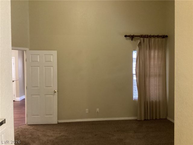8305 Valley Stream Avenue, Las Vegas, NV 89131